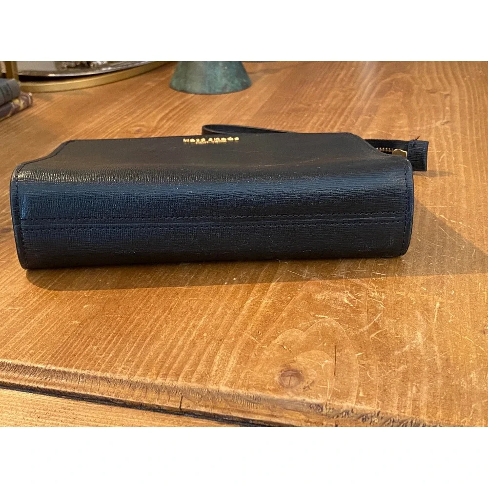 Kate Spade New York Black Saffiano Leather Wristlet Clutch Gold Logo Bag‎
